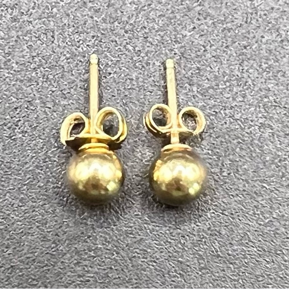 Elegant 14k Gold 4mm Ball Stud Earrings